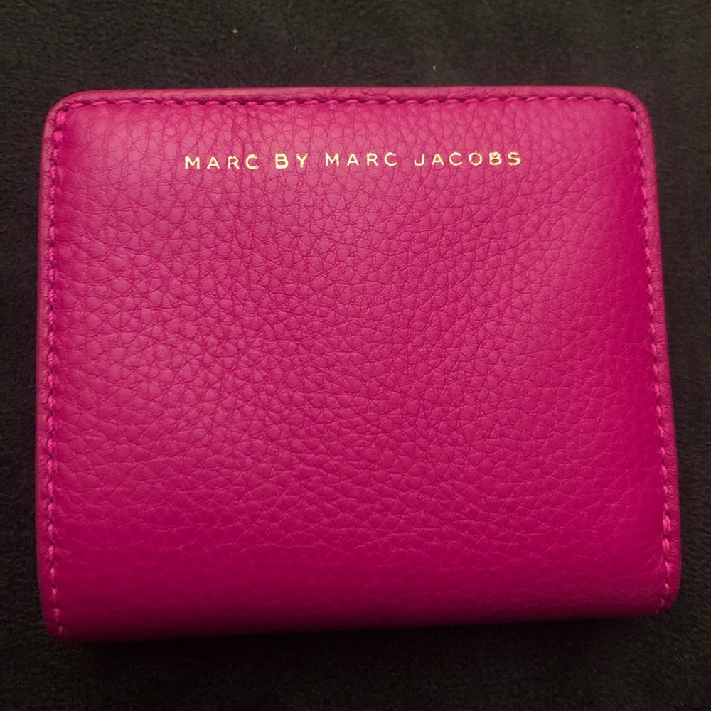 Marc By Marc Jacobs Sophisticato Emi Small Leather Wallet in Pop Pink